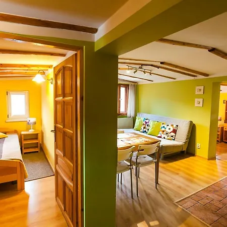 Apartment Maki *