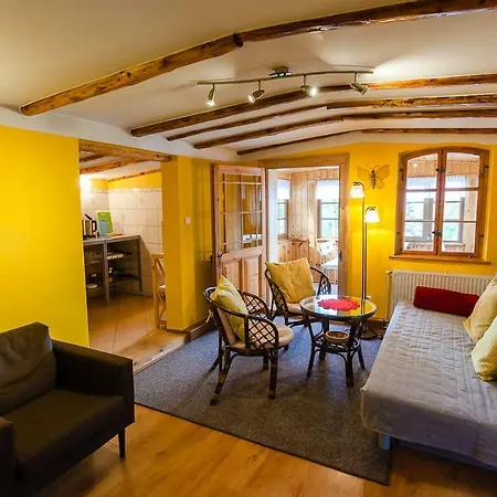 Apartment Maki *